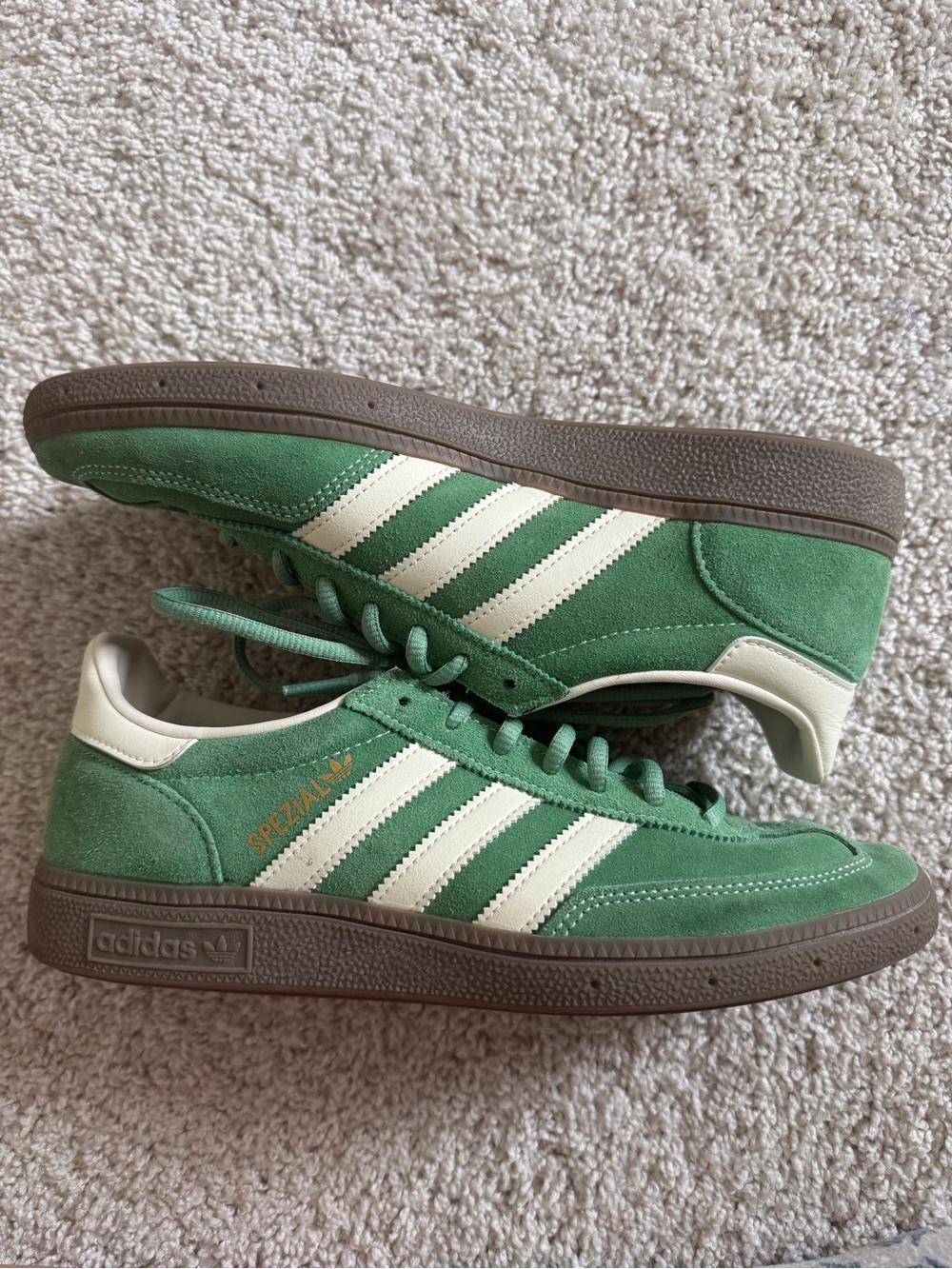 Adidas Handball Spezial Sneakers in Preloved Green